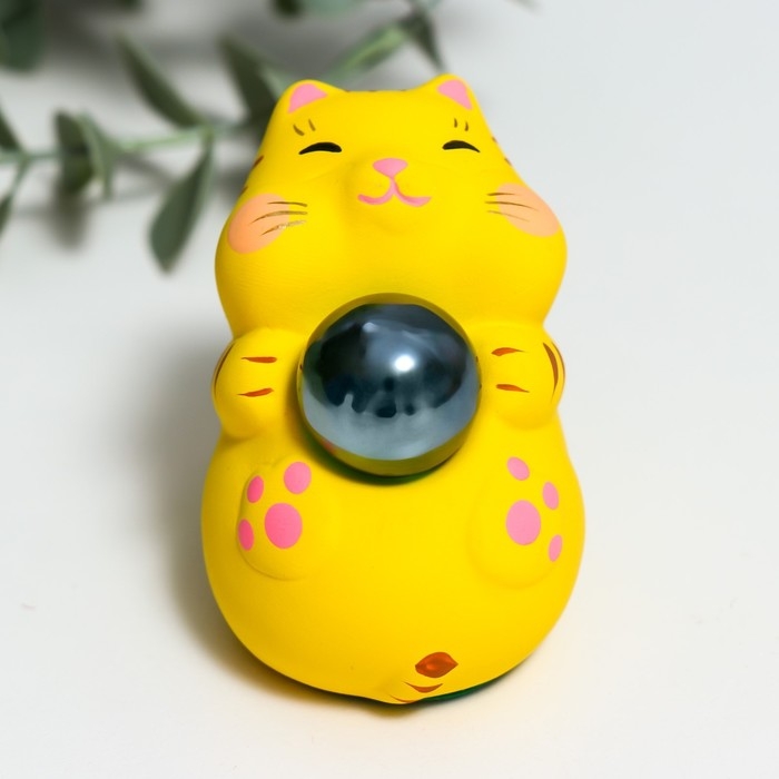 Сувенир керамика Сувенир керамика "Манэки-нэко со стеклянным шаром" микс 7,5х5х7,6 см