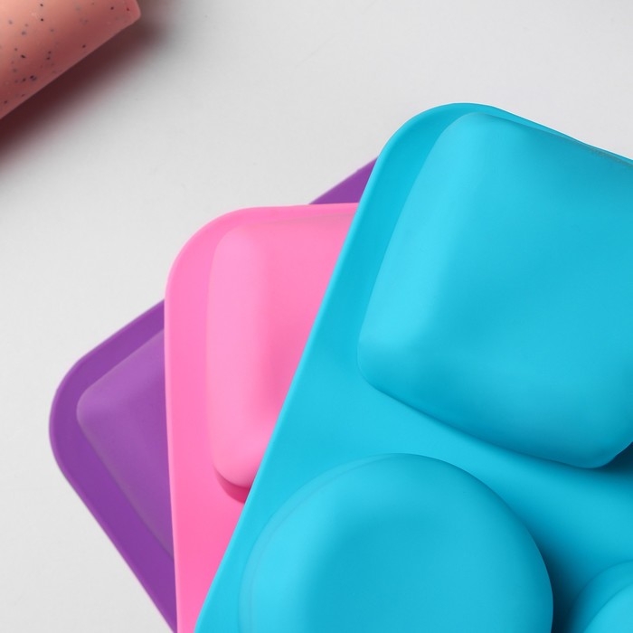 Форма силиконовая для выпечки &laquo;Фигуры и сердце&raquo;, 16&times;17 см, 4 ячейки (7&times;7 см), цвет МИКС