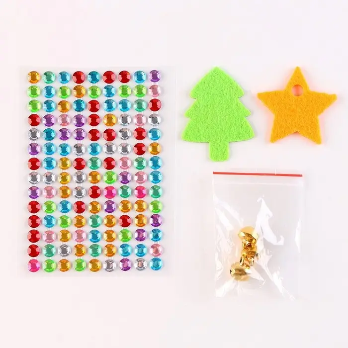 Венок из фетра своими руками на новый год, с колокольчиками, набор для творчества Венок из фетра своими руками на новый год, с колокольчиками, набор для творчества