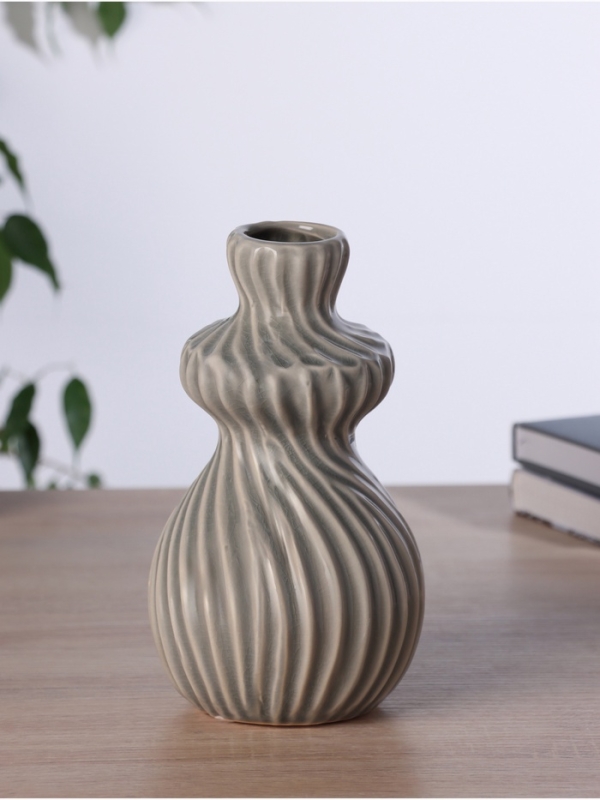 Ваза керамика настольная Ваза керамика настольная "Дилис" d-4.5 см, 19х10 см, серый