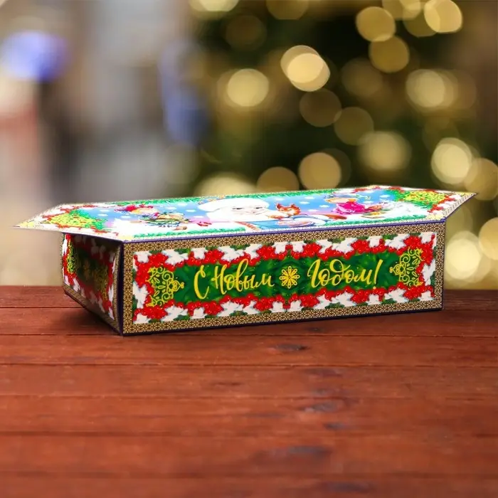 Подарочная коробка «Дед Мороз и Снегурочка» 26×14×7 см