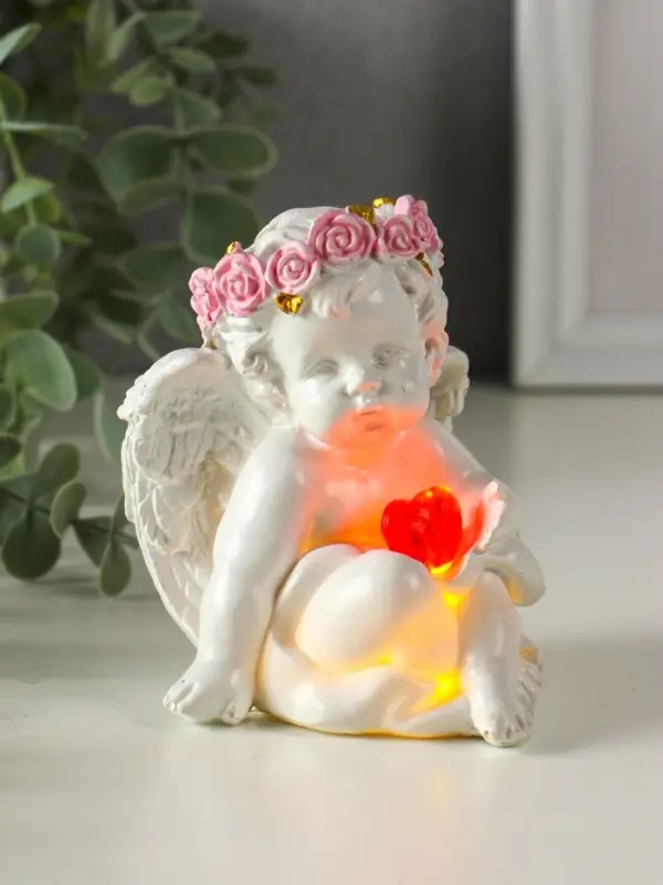 Сувенир полистоун свет Сувенир полистоун свет "Ангел - воздушный поцелуй в форме сердца" белый 6,8х6х7,3 см