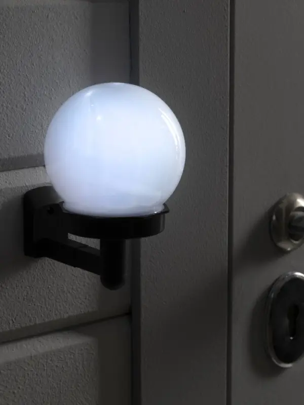 Садовый светильник &laquo;Шар&raquo;, уличный, на солнечной батарее, 14&times;15&times;10 см, 1 LED, свечение белое