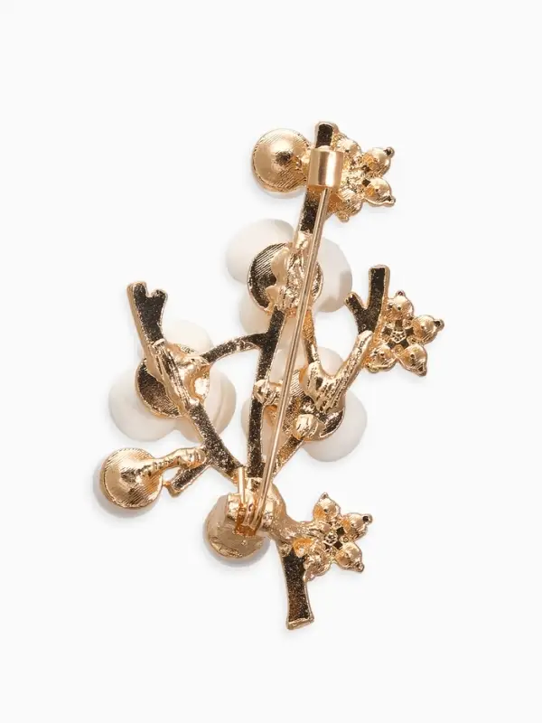 Брошь барокко &laquo;Цветы сакуры&raquo;, белая в золоте