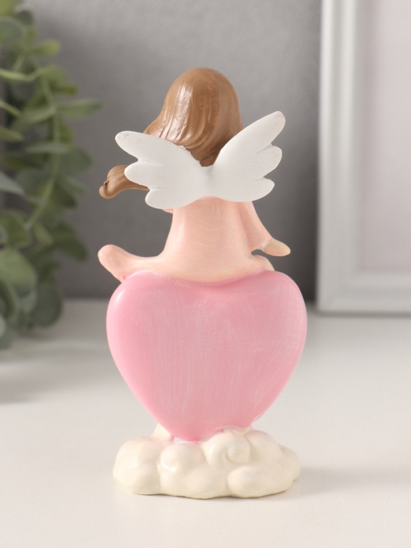 Сувенир полистоун "Малышка-ангел в розовом платье сидит на большом сердце" 6,5х5х13 см