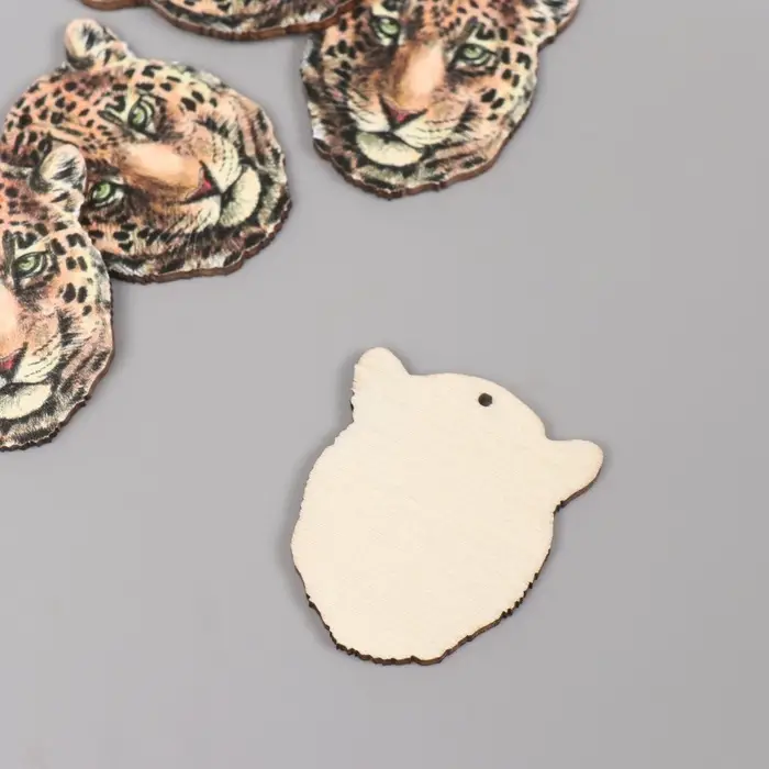 Декор для творчества дерево Декор для творчества дерево "Леопард" 3,9х3,3х0,3 см