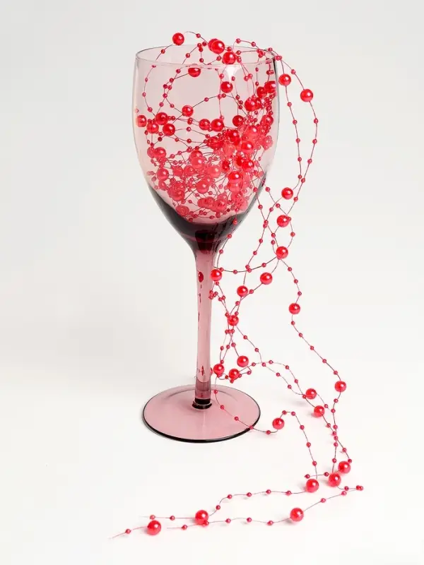 Гирлянда для декора из бусин, красная Гирлянда для декора из бусин, красная