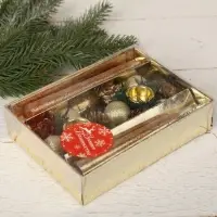 Свеча новогодняя с подсвечником &laquo;Шишки и шарики&raquo;, набор 4 шт., 3.5&times;11&times;15 см, золотистая