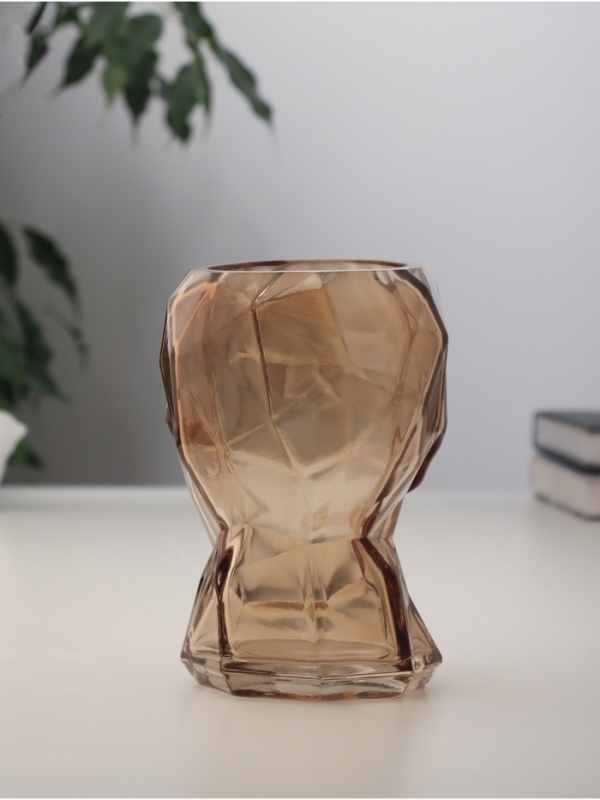 Ваза стекло настольная  Ваза стекло настольная "Бетти" h-16х13 см, коричневый