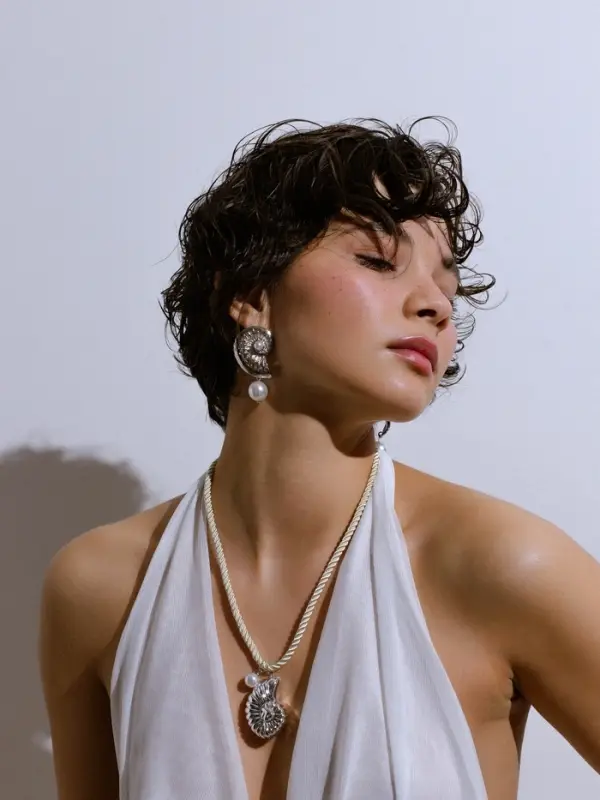 Серьги жемчуг &laquo;Ракушка&raquo;, белые в серебре