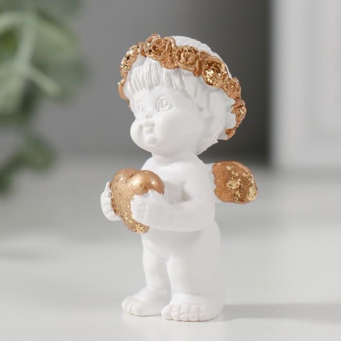 Сувенир полистоун Сувенир полистоун "Ангелочек в венке с сердечком" белый с золотом 5,2х2,5х2,7 см