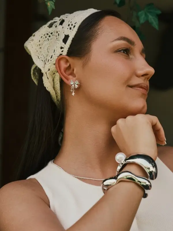 Серьги &laquo;Бантик со звёздочкой&raquo;, белый в серебре