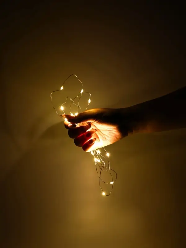 Подарочный пакет с наполнителем,лентой и гирляндой, 20 × 8 × 25 см Подарочный пакет с наполнителем,лентой и гирляндой, 20 × 8 × 25 см