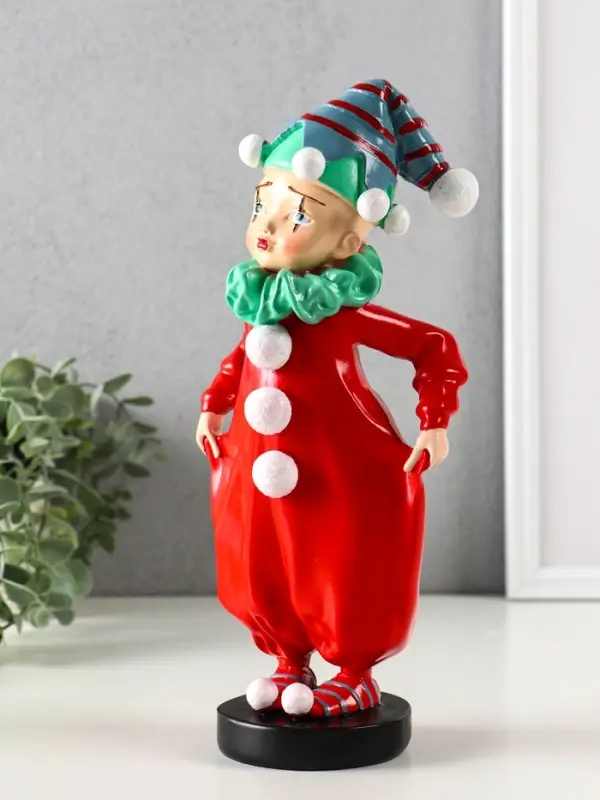 Сувенир полистоун  Сувенир полистоун "Маленький клоун в красном костюме" 12х8х27,5 см