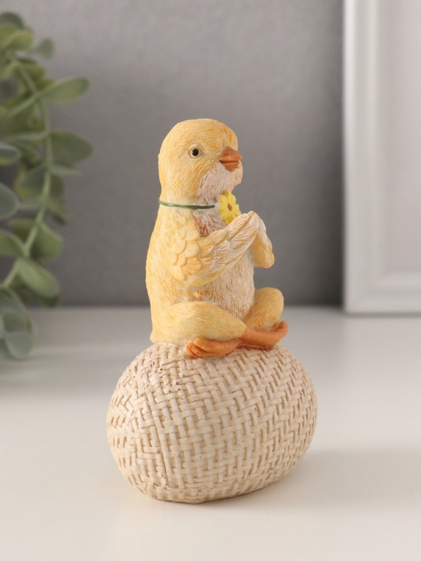 Сувенир полистоун  Сувенир полистоун "Цыплёнок на яйце - дзен" 7,5х5,5х11,5 см