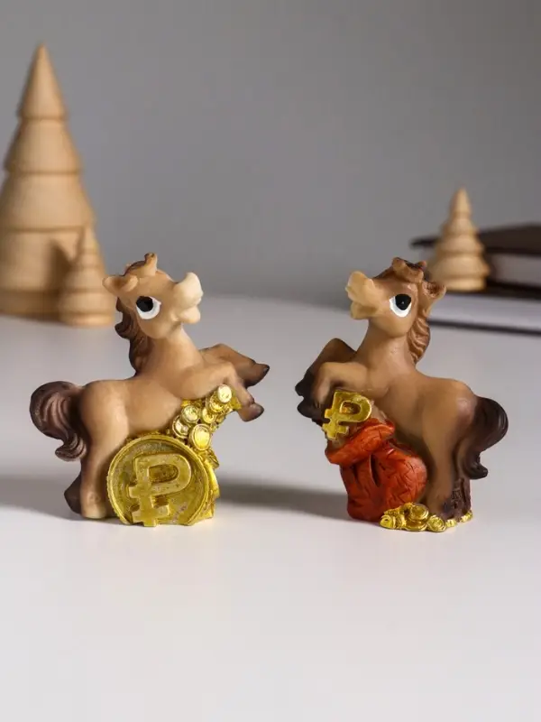 Сувенир полистоун Сувенир полистоун "Лошадка с монетой - рубль" МИКС 6,5х2,6х7 см