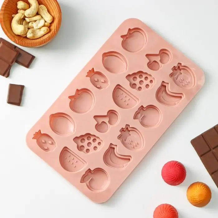 Форма для конфет и шоколада Доляна «Сочно», силикон, 21×12,5×1 см, 18 ячеек, цвет МИКС Форма для конфет и шоколада Доляна «Сочно», силикон, 21×12,5×1 см, 18 ячеек, цвет МИКС