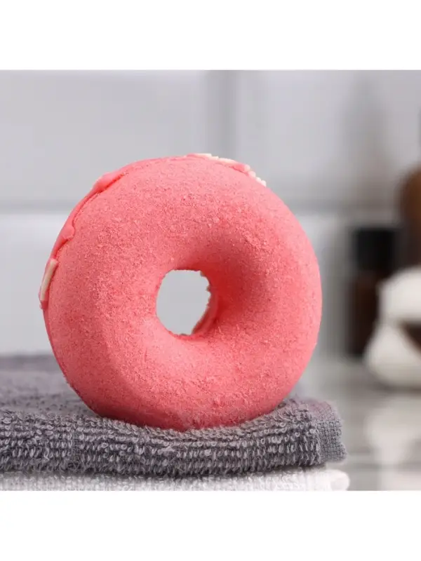 Бомбочка для ванн Бомбочка для ванн "красный пончик с кокосовой посыпкой" 85 г