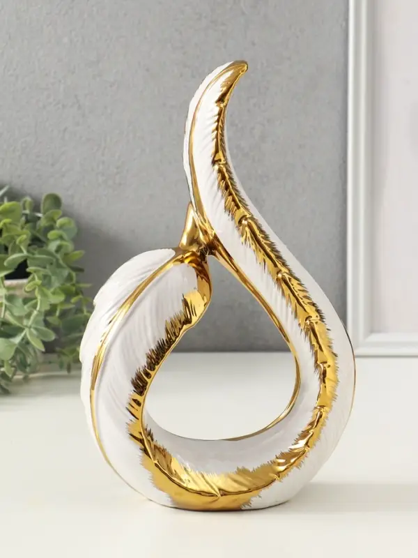 Сувенир керамика Сувенир керамика "Изогнутое пёрышко" белый с золотом 9х17,5х29,5 см