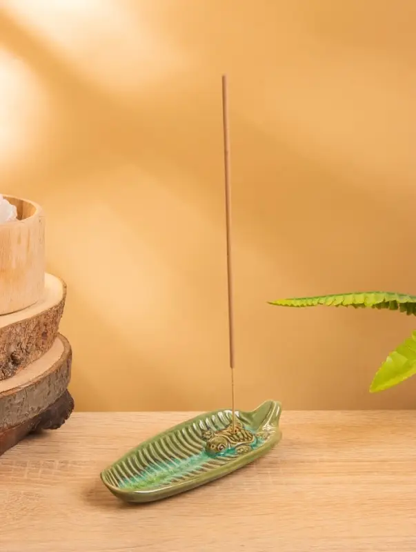 Подставка под благовония  Подставка под благовония "Черепашонок на листе" керамика, цв. МИКС, 15х6х2 см