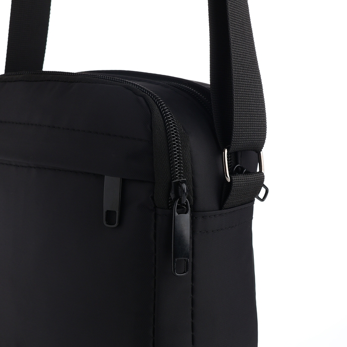 Сумка мужская на молниях, 3 наружных кармана, цвет чёрный Сумка мужская на молниях, 3 наружных кармана, цвет чёрный