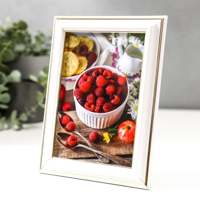 Фоторамка 10х15 281G белая с золотом (пластиковый экран) Фоторамка 10х15 281G белая с золотом (пластиковый экран)