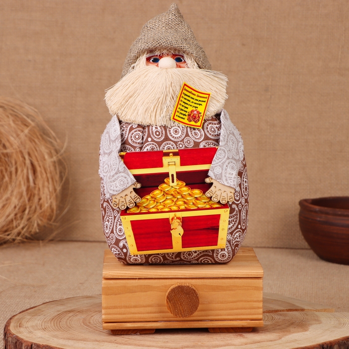 Домовой Домовой "Афанасий с золотом", на сундуке, 28х15х12 см