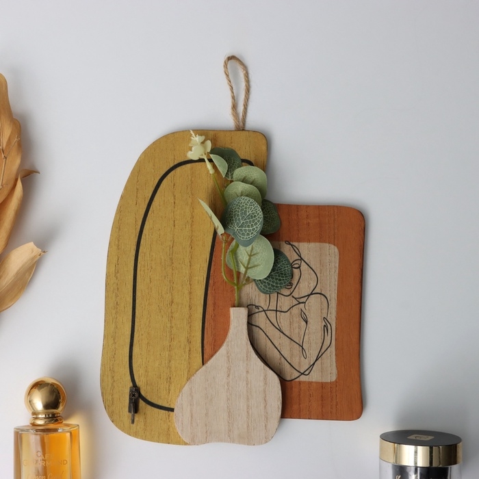 Крючки декоративные дерево Крючки декоративные дерево "Абстракция. Девушка и цветок в вазе" 1,5х19,5х23,5 см