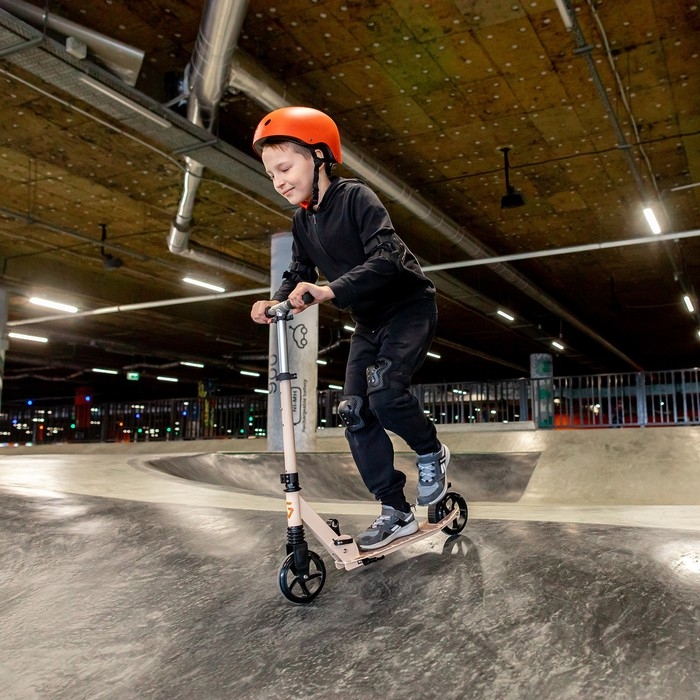 Самокат GRAFFITI, складной, колёса PU 145 мм, ABEC 7, амортизатор передний, алюминиевый Самокат GRAFFITI, складной, колёса PU 145 мм, ABEC 7, амортизатор передний, алюминиевый