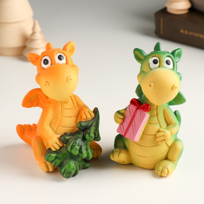 Копилка полистоун Копилка полистоун "Дракон Добряк с подарком" МИКС 8х6,5х10 см