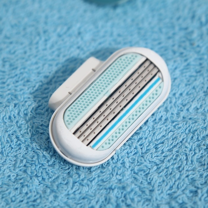 Станок бритвенный, 4 сменных кассеты, совместимы с Venus Станок бритвенный, 4 сменных кассеты, совместимы с Venus