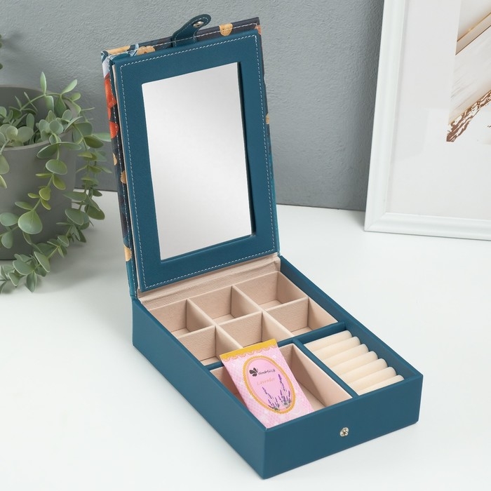 Шкатулка кожзам для украшений с зеркалом  Шкатулка кожзам для украшений с зеркалом "Девушка со шпицем" 15х21,5х5,5 см