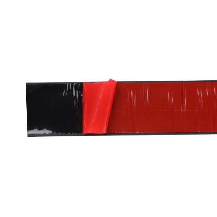 Накладка антискользящая на ступеньки прямая 100см/4см, черная Накладка антискользящая на ступеньки прямая 100см/4см, черная