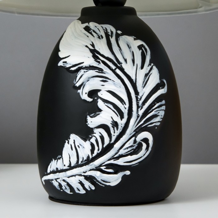 Настольная лампа 16537/1BK E14 40Вт черно-белый 17,5х17,5х26,5 см Настольная лампа 16537/1BK E14 40Вт черно-белый 17,5х17,5х26,5 см