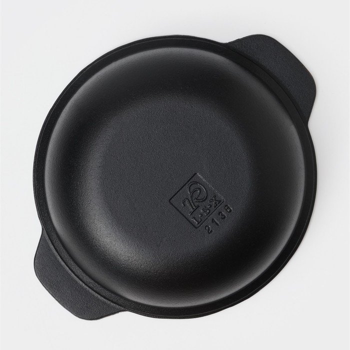 Жаровня чугунная, 2 л, d=24 см, чугунная крышка, цвет чёрный Жаровня чугунная, 2 л, d=24 см, чугунная крышка, цвет чёрный