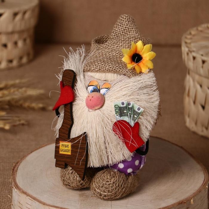 Оберег-домовой Оберег-домовой "Василек в льняном колпаке, с топором", 23х15х8 см, микс