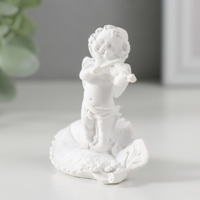 Сувенир полистоун Сувенир полистоун "Белоснежный ангел со скрипкой на листике" 6,2х6,4х3,3 см