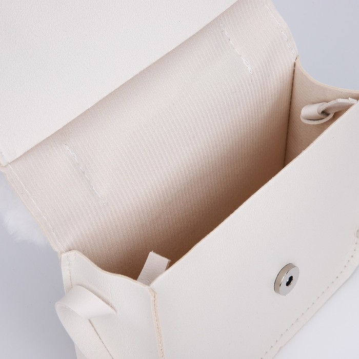 Сумка детская для девочки на магните, цвет белый