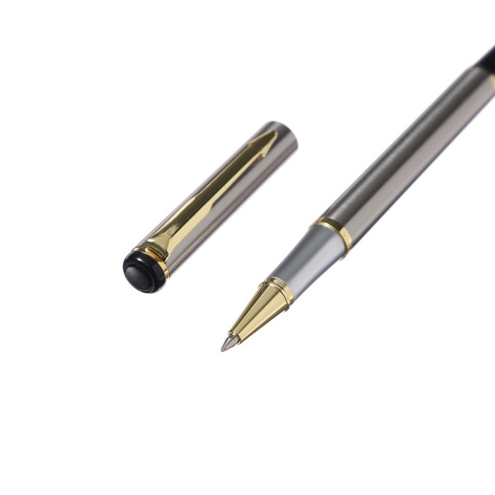 Ручка подарочная роллер в кожзам футляре, корпус серебро,золото Ручка подарочная роллер в кожзам футляре, корпус серебро,золото