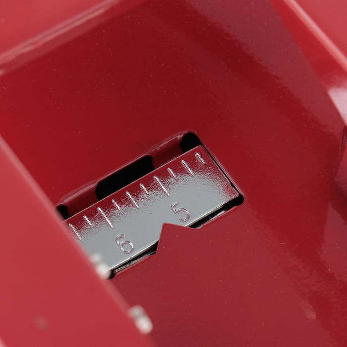 Дырокол на 30 листов, большой, металлический, с металлической линейкой Дырокол на 30 листов, большой, металлический, с металлической линейкой