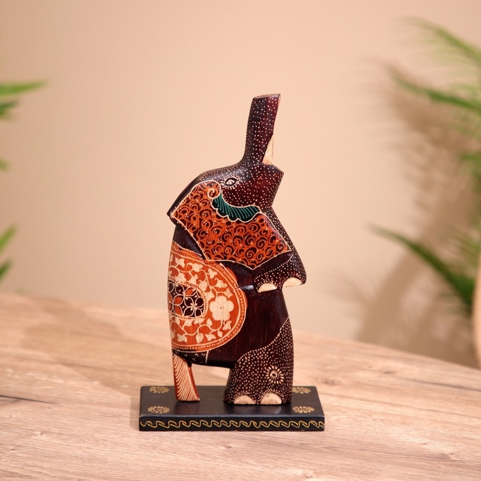 Сувенир Сувенир "Слон" на подставке, батик, дерево 25 см