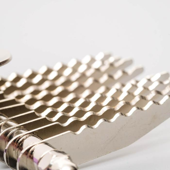 Колтунорез боковой 9 лезвий, 6,5 х 19 см, чёрно-красный Колтунорез боковой 9 лезвий, 6,5 х 19 см, чёрно-красный