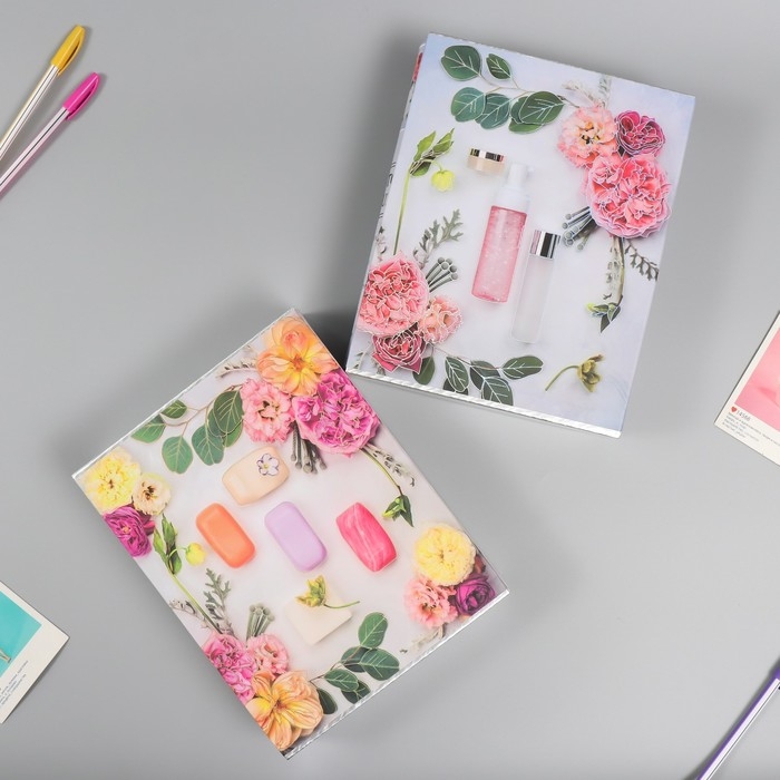 Фотоальбом на 100 фото 10х15 см  Фотоальбом на 100 фото 10х15 см "Красота спасёт мир" зол/сер в коробке МИКС 5,7х20,7х26 см