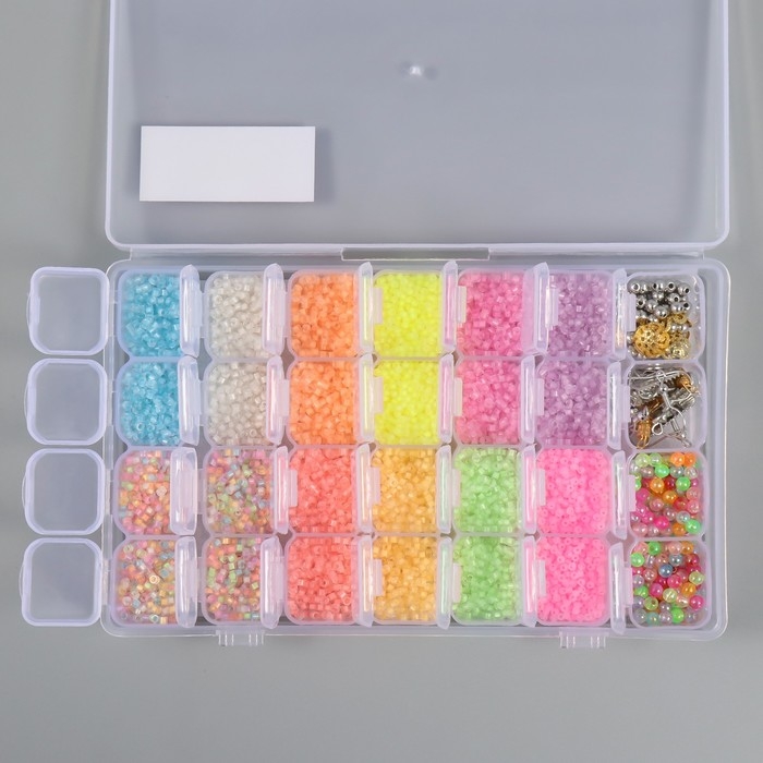 Бисер стекло 12/0 в шкатулке  Бисер стекло 12/0 в шкатулке "Светящийся в темноте" стеклярус и бусины 17,5х10х2 см