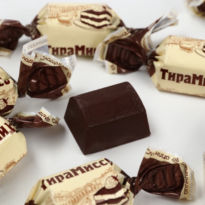 Конфеты в коробке-купол с бантом  Конфеты в коробке-купол с бантом "Тёплых праздников", 200 г