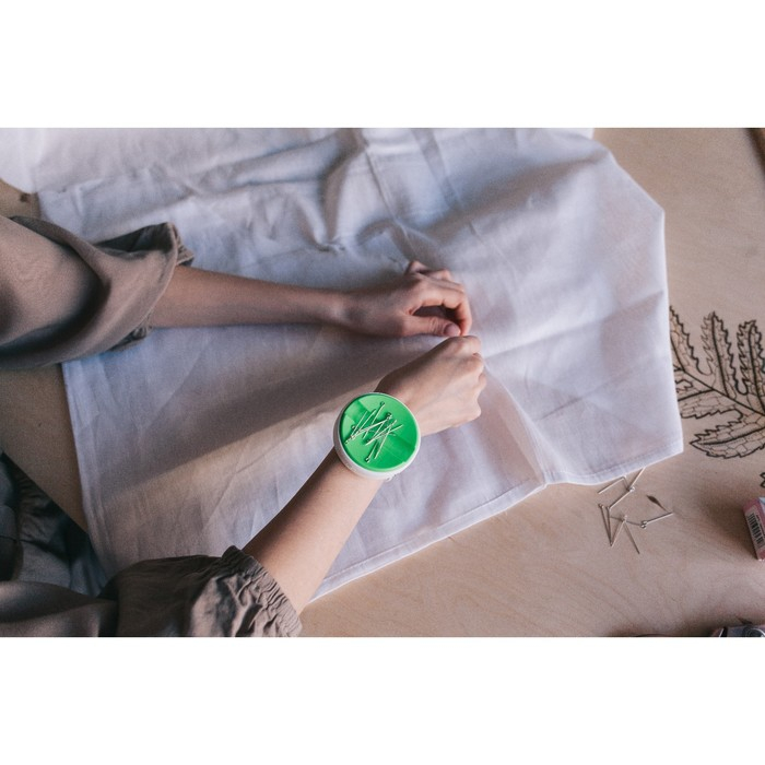 Игольница магнитная на руку, 25 &times; 5,7 см, цвет МИКС