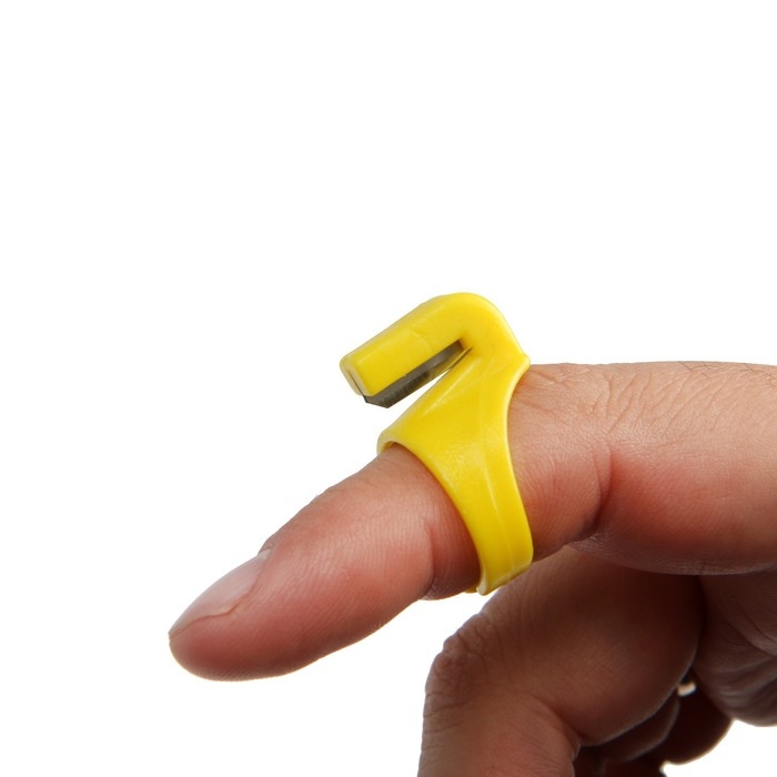 Наперсток-кольцо ТУНДРА, для обрезки строп, ниток, лески, проводов, 3 шт. Наперсток-кольцо ТУНДРА, для обрезки строп, ниток, лески, проводов, 3 шт.