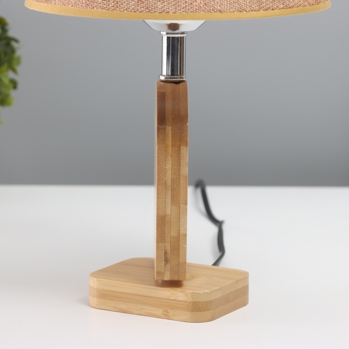 Лампа настольная с фоторамкой 7,2х11см (акрил на магнитах) 20х20х35см Лампа настольная с фоторамкой 7,2х11см (акрил на магнитах) 20х20х35см