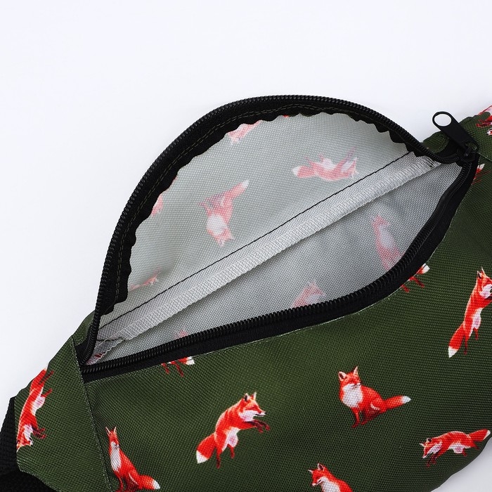 Сумка поясная Лисы, 32х8х15 см, отд на молнии, цвет зелёный