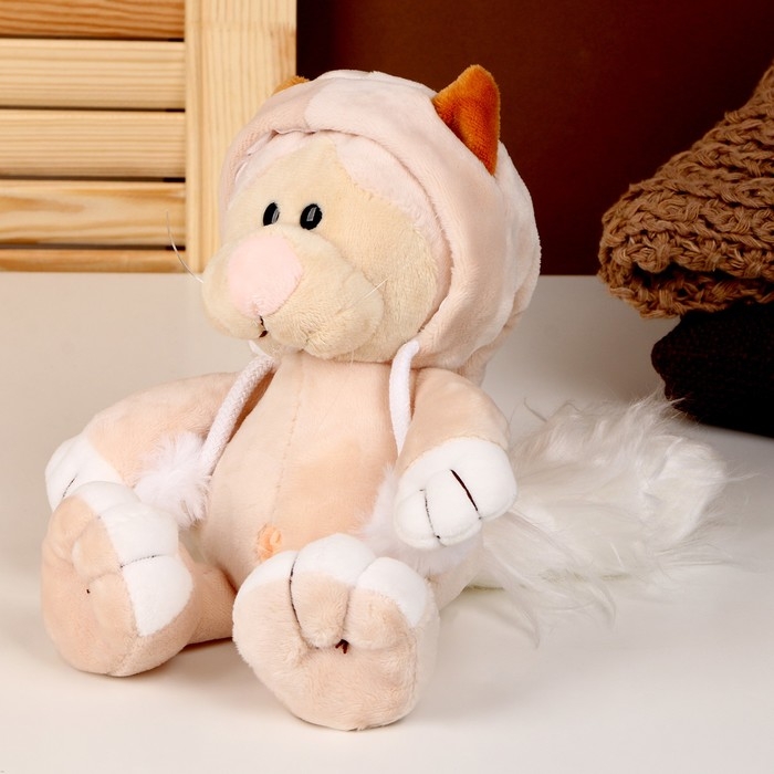 Мягкая игрушка «Котик» в костюме, 25 см, цвет персиковый Мягкая игрушка «Котик» в костюме, 25 см, цвет персиковый